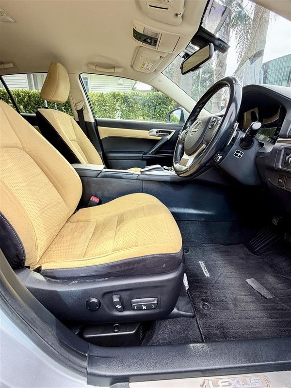 2014 Lexus CT 200h Version C | Hybrid | 99k Carousel 20