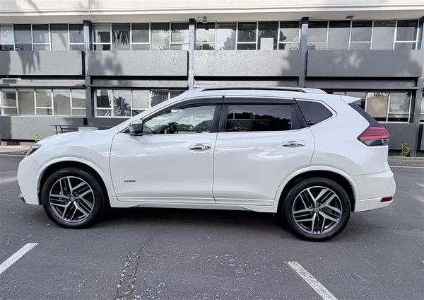 2018 Nissan X-Trail Mode Premium | Luxury SUV | 88k Carousel 3