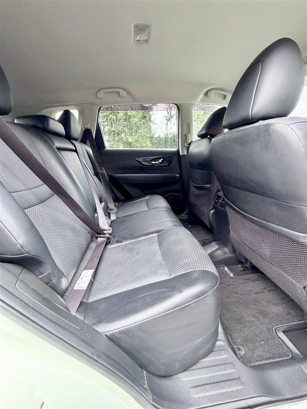 2018 Nissan X-Trail Hybrid 4WD | 20X | 88k KM Carousel 8