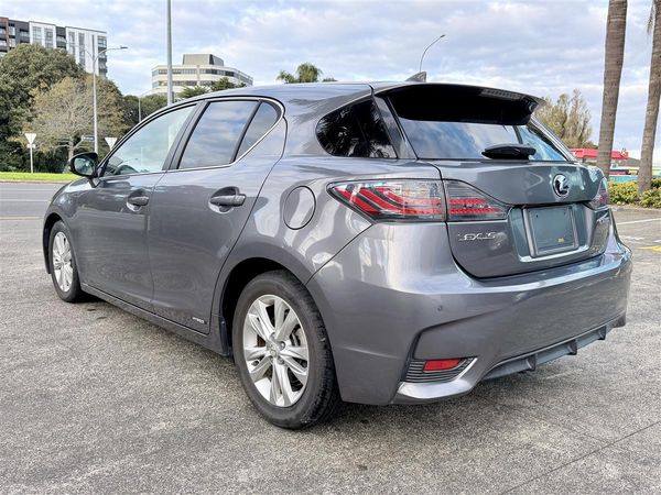 2014 Lexus CT 200h Hybrid Version C Carousel 6