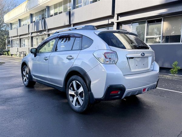 2015 Subaru XV Hybrid | AWD | 84k KM | SUV Carousel 4