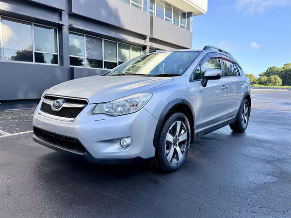2015 Subaru XV Hybrid | AWD | 84k KM | SUV Carousel 2