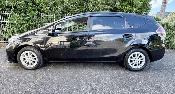 2015 Toyota Prius Alpha Hybrid 7-Seater Modellista Carousel 3