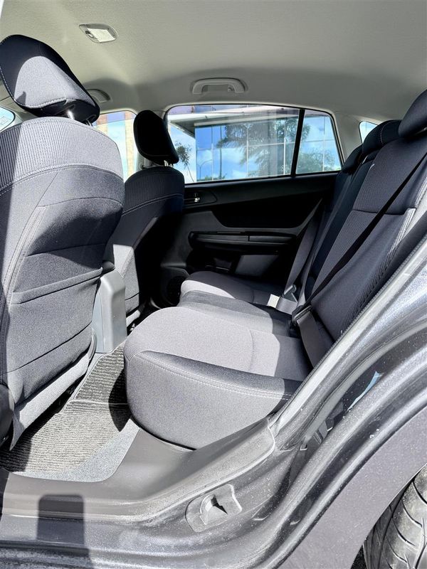 2012 Subaru Impreza 2.0i Low KM Carousel 26