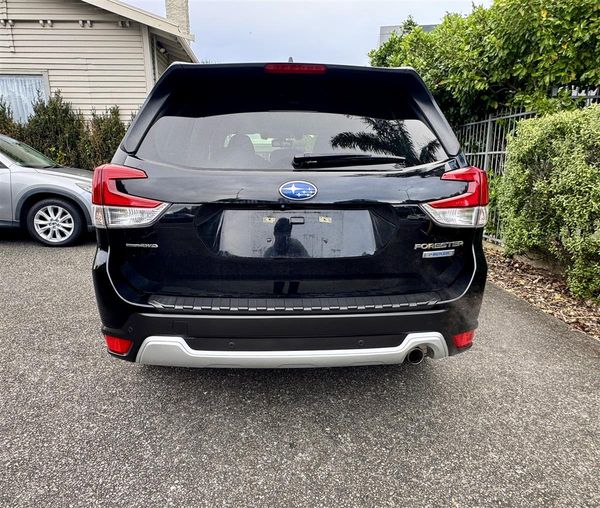 2020 Subaru Forester | Hybrid | 2.0L AWD SUV | 92,323 kms Carousel 5