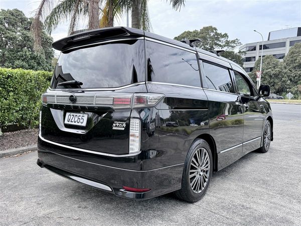 2016 Nissan Elgrand 7 Seater | Luxury Van Carousel 4