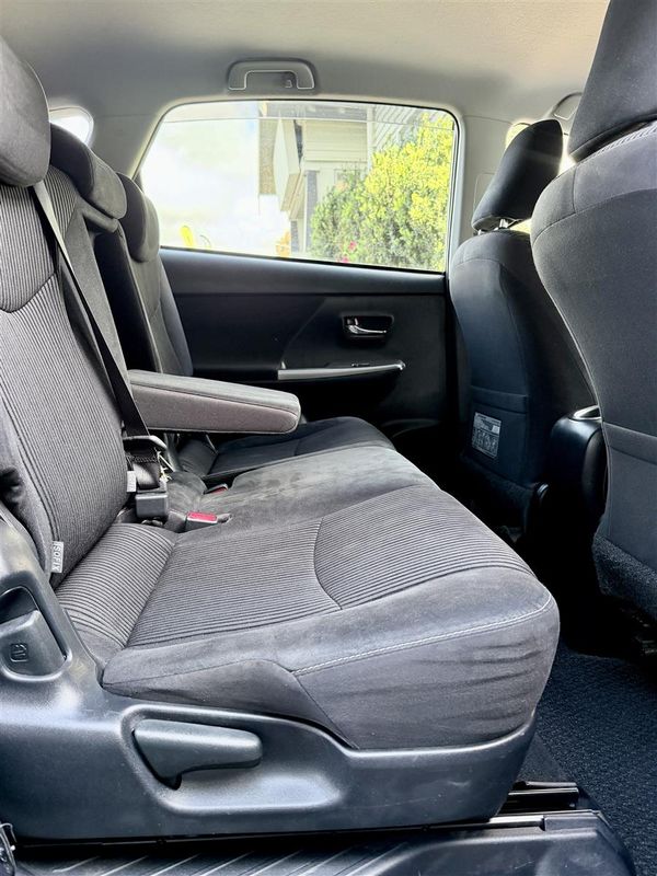 2015 Toyota Prius Alpha Hybrid 7-Seater Modellista Carousel 10