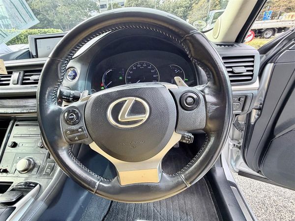 2014 Lexus CT 200h Version C | Hybrid | 99k Carousel 24