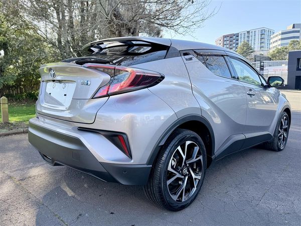 2017 Toyota C-HR G Hybrid | 48k KM | Toyota Safety Carousel 6