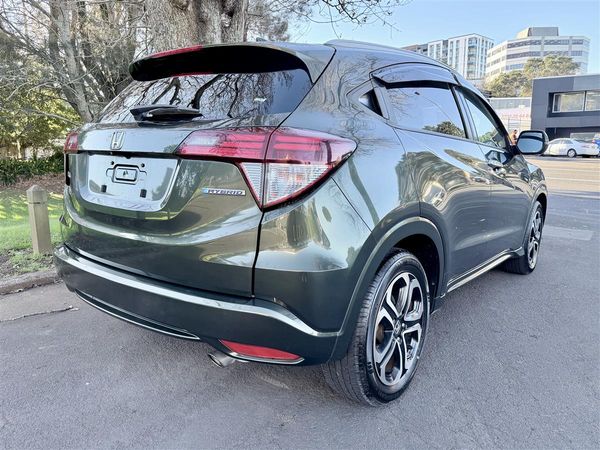 2014 Honda Vezel Z | Honda Sensing | Hybrid SUV Carousel 4