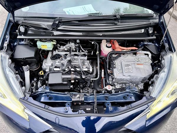 2017 Toyota Vitz Hybrid | Juwela | 87k KM Carousel 15