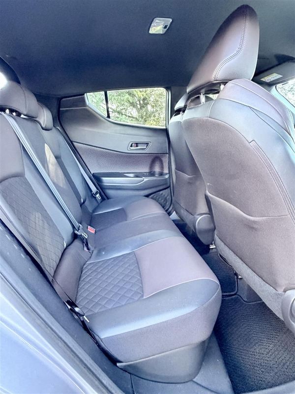 2017 Toyota C-HR G Hybrid | 48k KM | Toyota Safety Carousel 9
