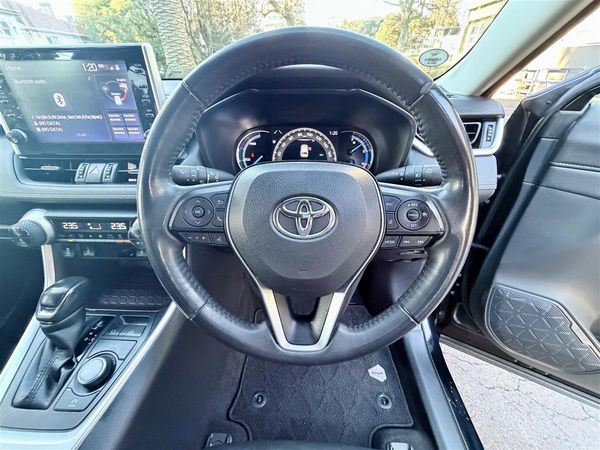 2021 Toyota RAV4 Hybrid Limited | Top of the Range | NZ Favourite Carousel 11