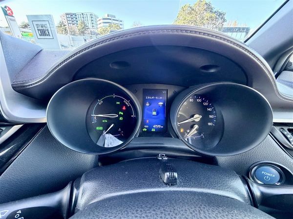 2017 Toyota C-HR G Hybrid | 48k KM | Toyota Safety Carousel 15