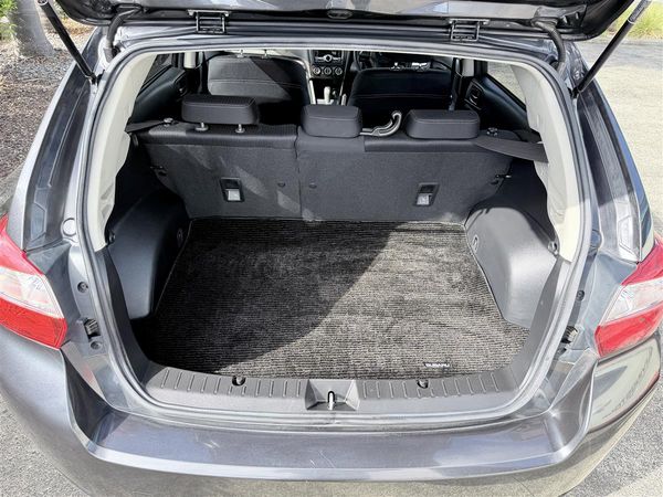 2012 Subaru Impreza 2.0i Low KM Carousel 27