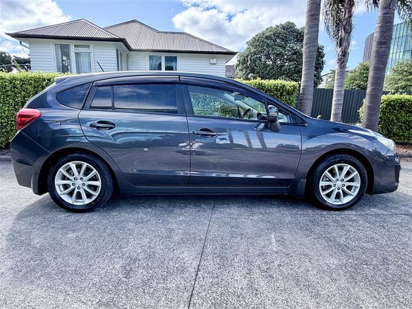 2012 Subaru Impreza 2.0i Low KM Carousel 3