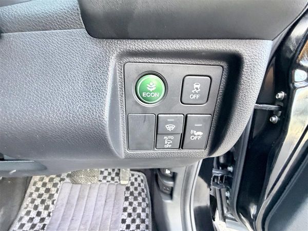 2017 Honda Vezel Z Spec • Hybrid • Honda Sensing • 56k Carousel 9