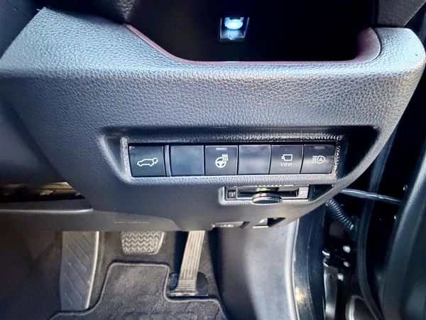 2021 Toyota RAV4 Hybrid Limited | Top of the Range | NZ Favourite Carousel 10