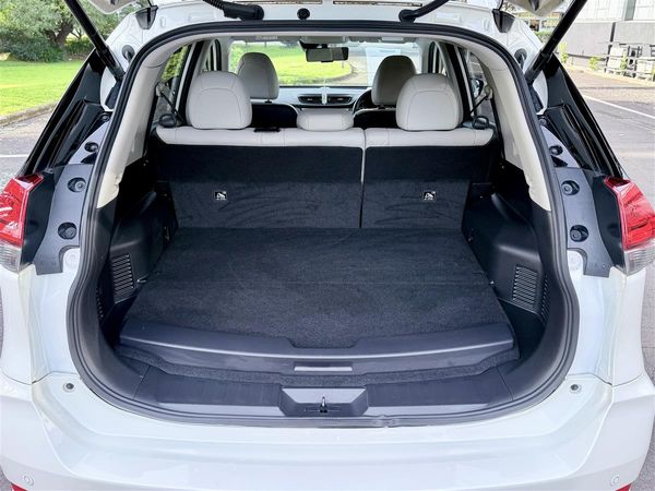 2018 Nissan X-Trail Mode Premium | Luxury SUV | 88k Carousel 7