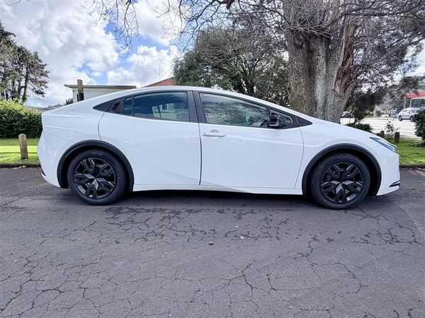 2023 Toyota Prius X | Latest Model | Hybrid Carousel 4