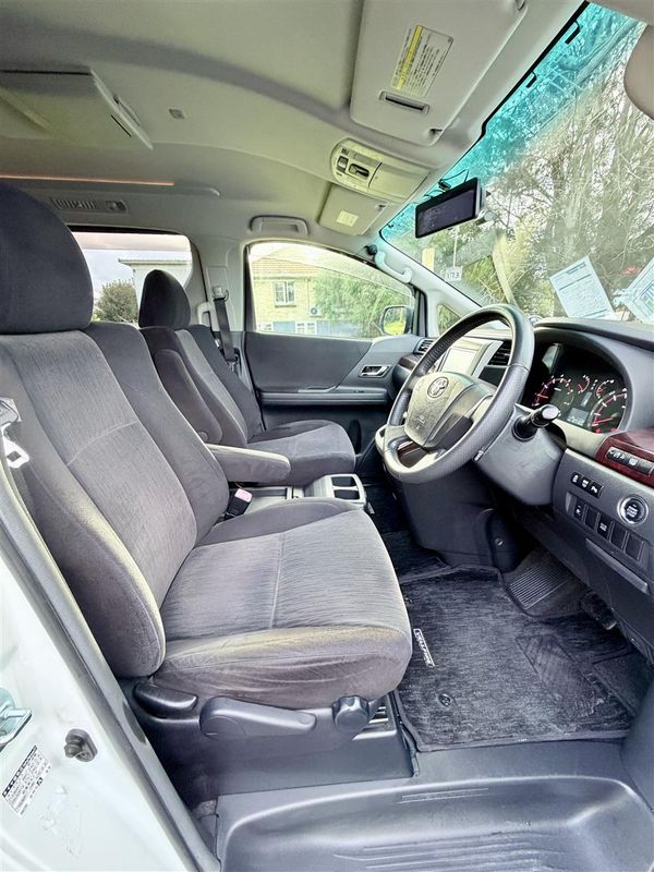 2012 Toyota Vellfire 2.4Z | 7 Seater | Luxury Van Carousel 8
