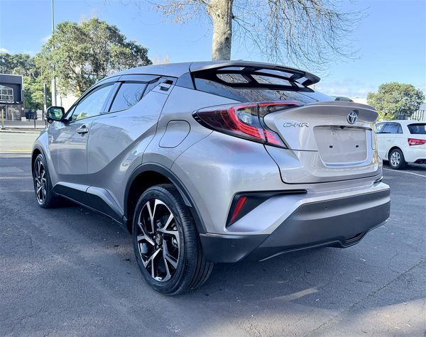 2017 Toyota C-HR G Hybrid | 48k KM | Toyota Safety Carousel 4