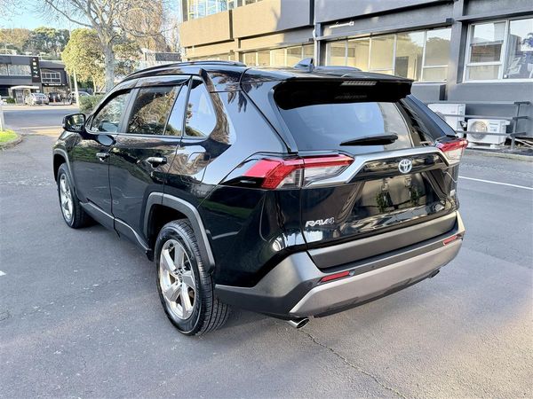 2021 Toyota RAV4 Hybrid Limited | Top of the Range | NZ Favourite Carousel 4