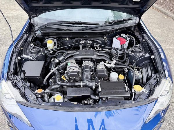 2014 Toyota 86 Low KM Sports Coupe – Fun to Drive Carousel 16