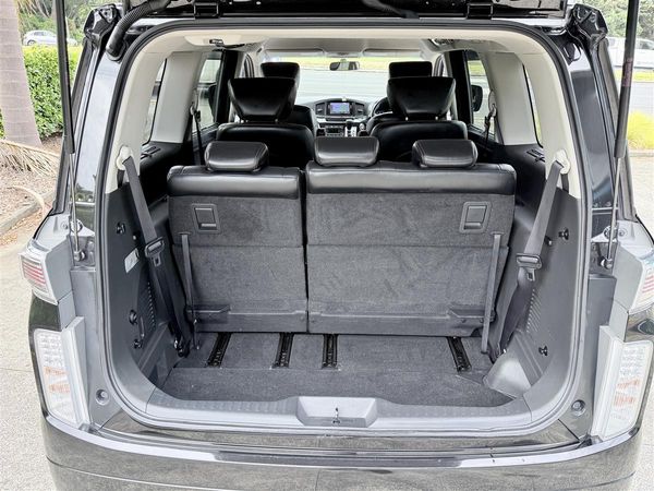 2016 Nissan Elgrand 7 Seater | Luxury Van Carousel 20