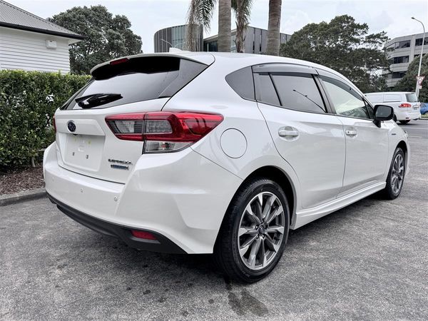 2022 Subaru Impreza Sport 2.0e-L Hybrid AWD Carousel 4