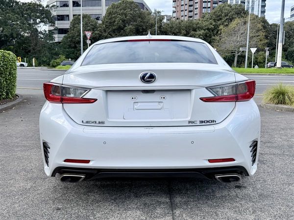 2015 Lexus RC 300h Version L | Hybrid Coupe Carousel 5