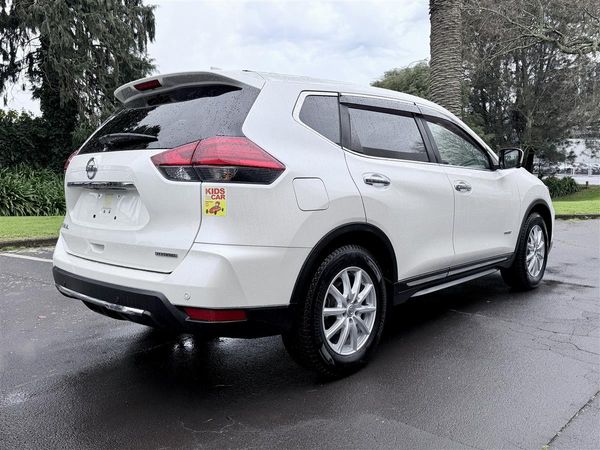 2018 Nissan X-Trail Hybrid 4WD | 20X | 88k KM Carousel 6