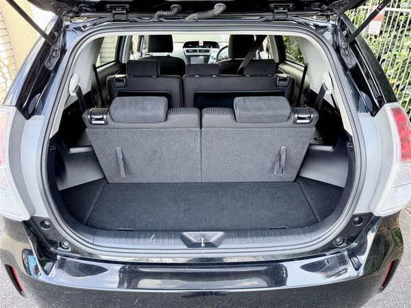 2015 Toyota Prius Alpha Hybrid 7-Seater Modellista Carousel 12
