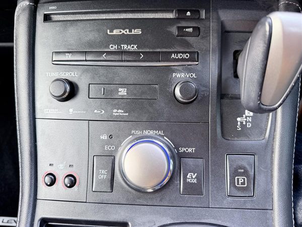 2014 Lexus CT 200h Hybrid Version C Carousel 17