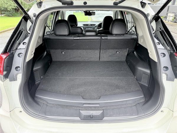 2018 Nissan X-Trail Hybrid 4WD | 20X | 88k KM Carousel 18