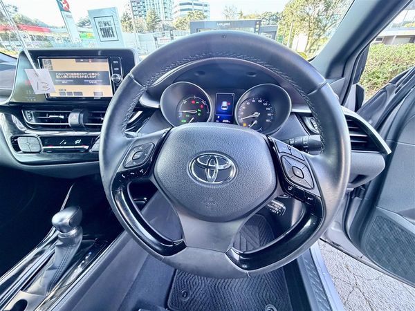 2017 Toyota C-HR G Hybrid | 48k KM | Toyota Safety Carousel 12