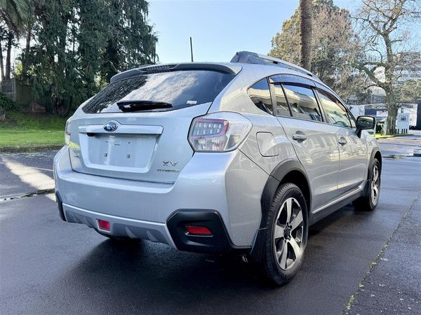 2015 Subaru XV Hybrid | AWD | 84k KM | SUV Carousel 6