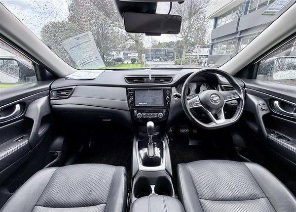 2018 Nissan X-Trail Hybrid 4WD | 20X | 88k KM Carousel 7