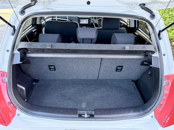 2015 Suzuki Swift XL-DJE Carousel 15