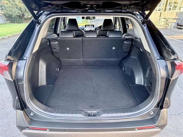 2021 Toyota RAV4 Hybrid Limited | Top of the Range | NZ Favourite Carousel 16