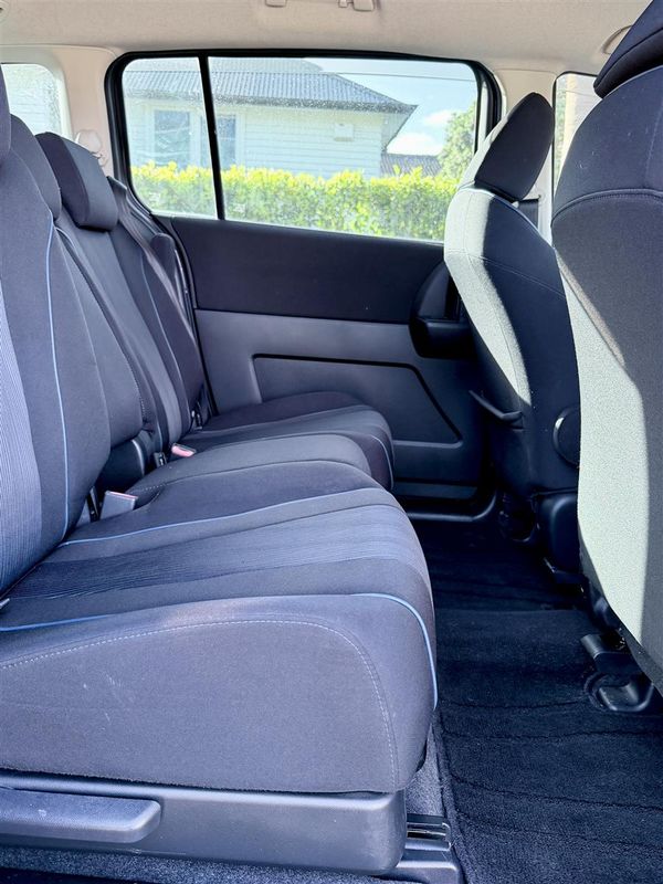 2011 Mazda Premacy | 2.0L Auto Wagon Carousel 26