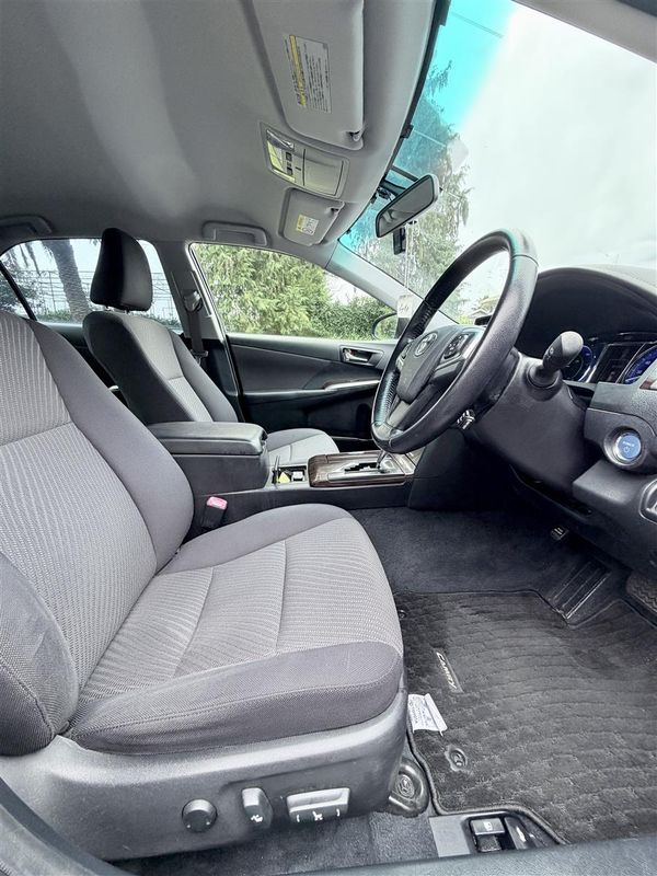 2015 Toyota Camry Hybrid | Executive Sedan | Black Carousel 10