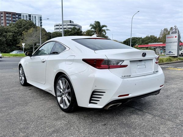 2015 Lexus RC 300h Version L | Hybrid Coupe Carousel 6