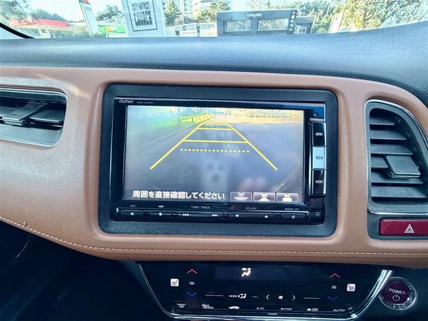 2014 Honda Vezel Z | Honda Sensing | Hybrid SUV Carousel 13