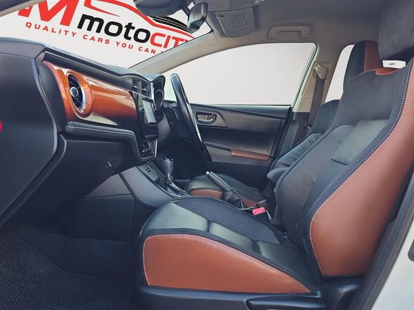 2015 Toyota Auris Leather Seats, Lane Assist, Cruise control Carousel 15