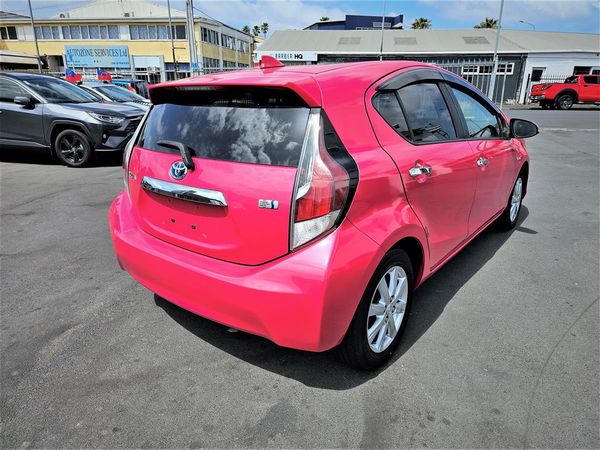 2015 Toyota Aqua HYBRID Carousel 2