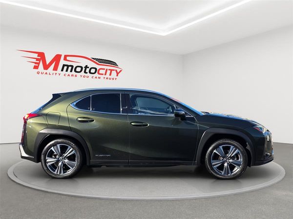 2022 Lexus UX 300e LIMITED 54KWH/EV/HD Carousel 1