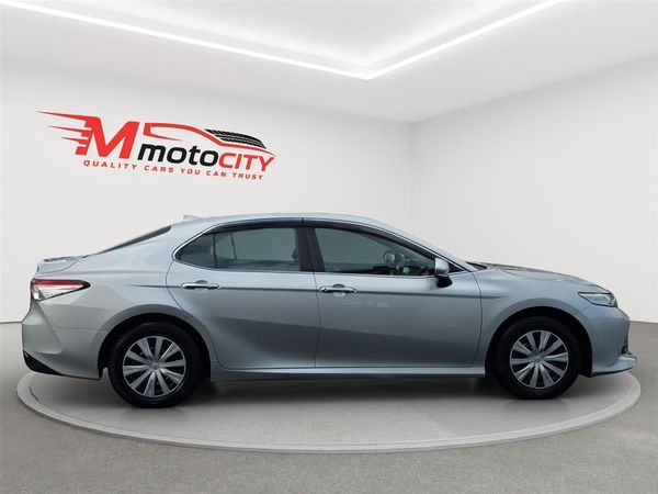 2021 Toyota Camry HYBRID, X, Low Kms Carousel 1