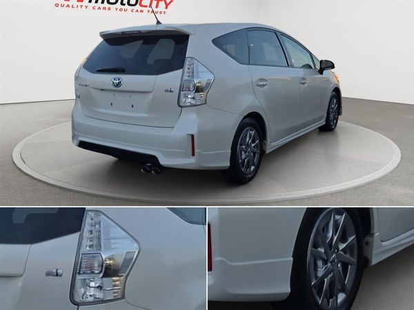 2014 Toyota Prius Alpha S, Panoramic dual roof Carousel 11