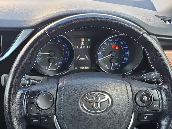 2015 Toyota Auris Leather Seats, Lane Assist, Cruise control Carousel 18